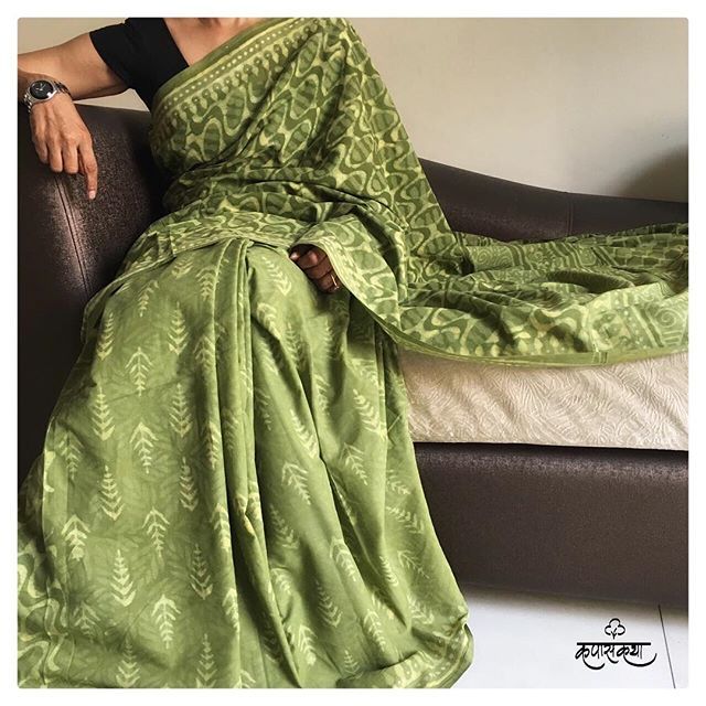 Women Olive Green Floral Printed Saree with Designer Border