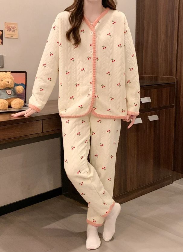 Women Cream Printed Full Sleeve Pajama Set